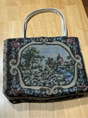 Tapestry-Style Scenic Tote Bag in Multicolor